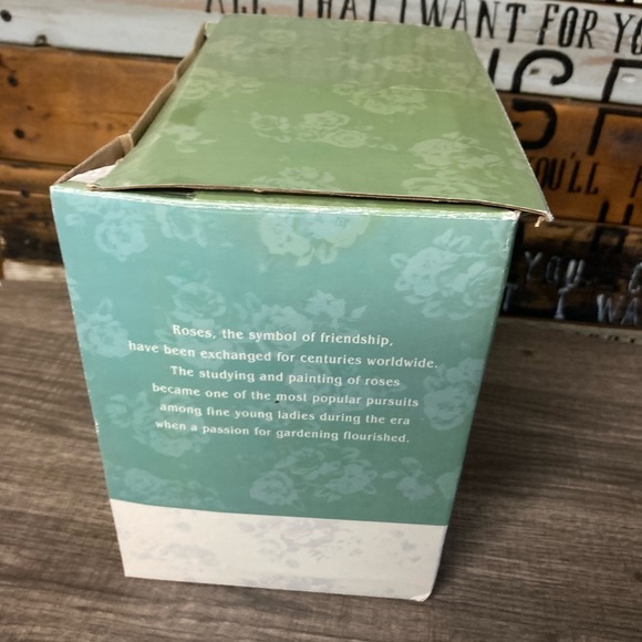 NIB Porcelain Basket Rose Print - Picture 8 of 14